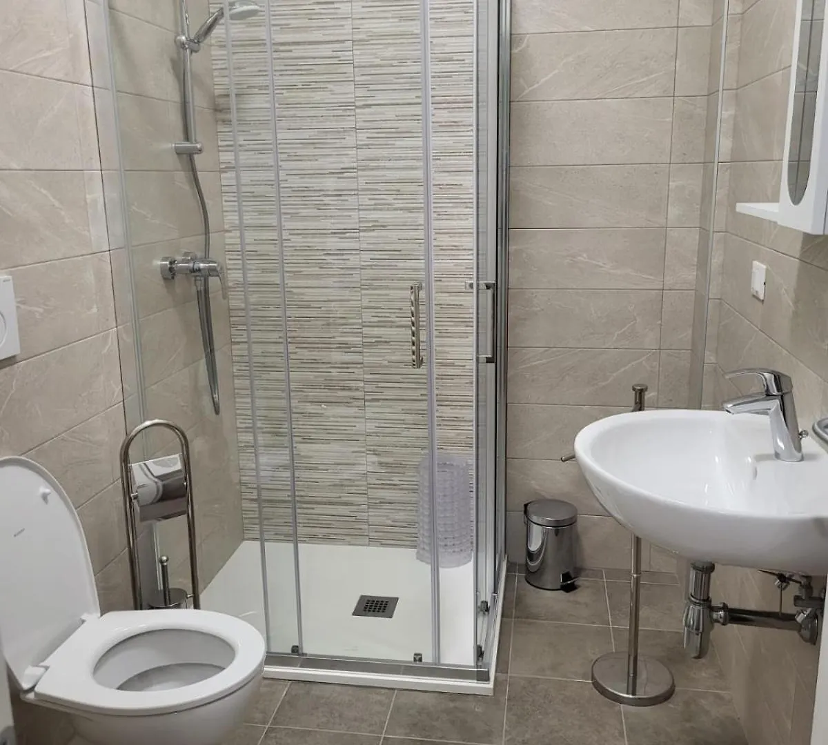 Hotel P R A T O E O N D E Cogoleto