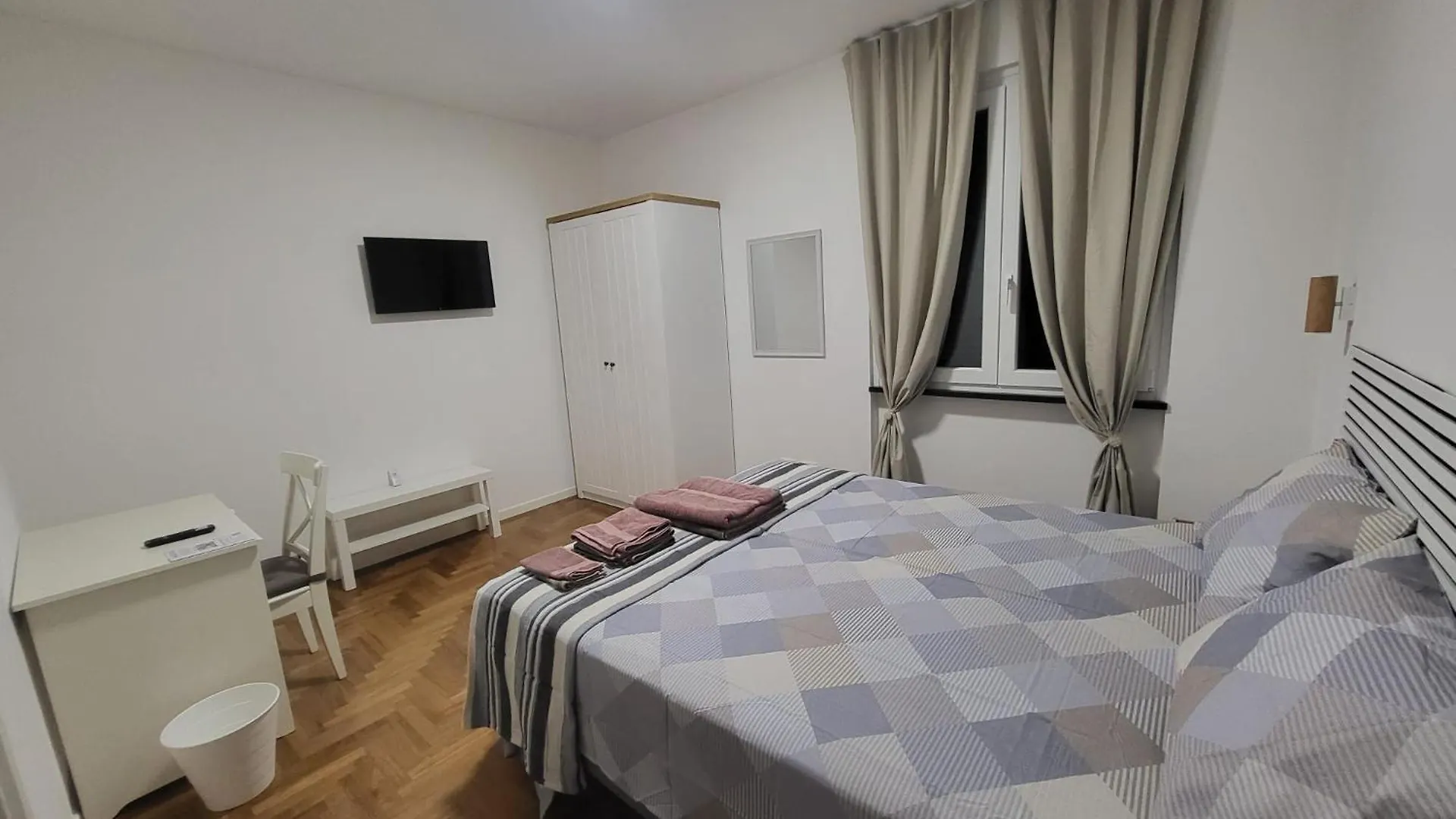 Affittacamere Hotel P R A T O E O N D E Cogoleto